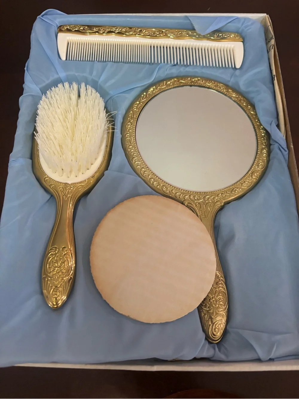 N/A elegant gold